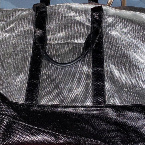 Two Victoria secrets tote bags - Picture 4 of 8